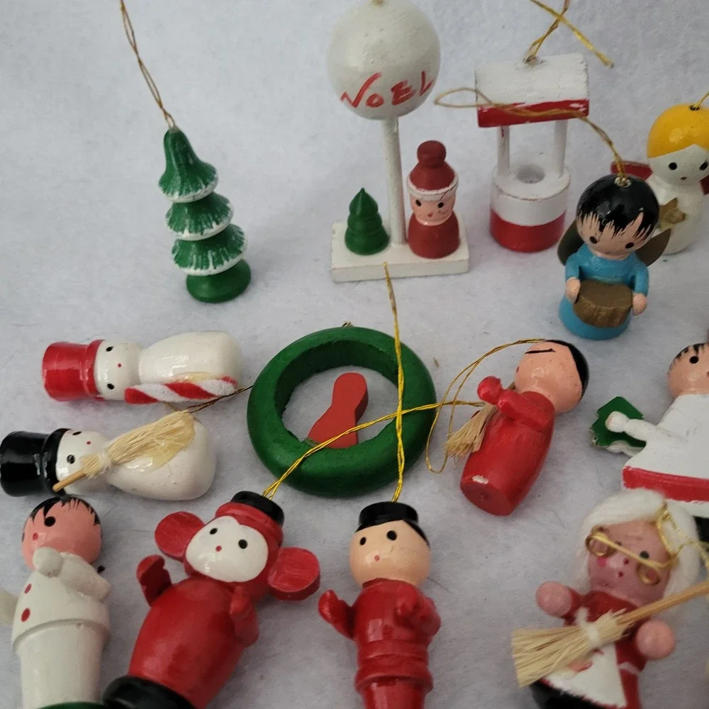 Vtg Wooden Mini Christmas Tree Ornament Lot Of 32 Soldier Santa Mrs Claus Angels